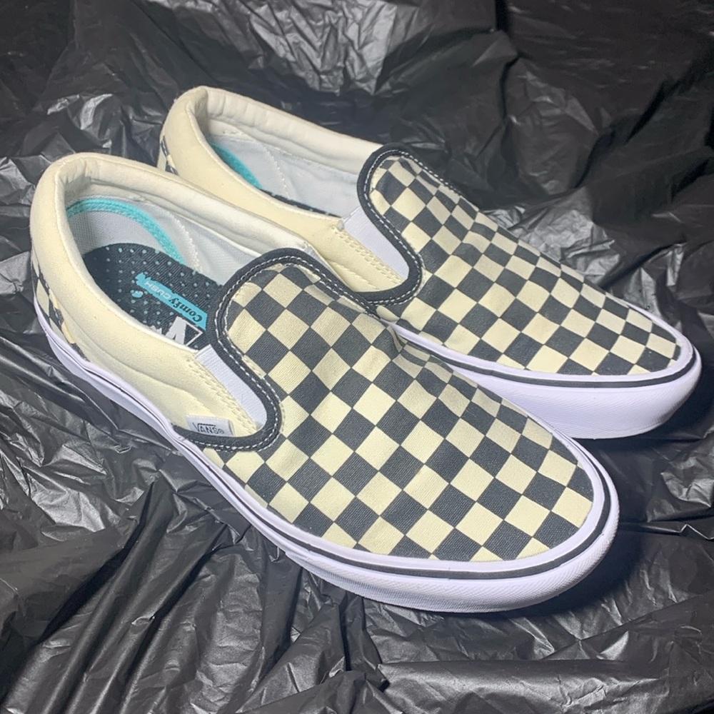 Vans Comfy Cush Slip On shoes (US men’s 8, women’s 9.5)